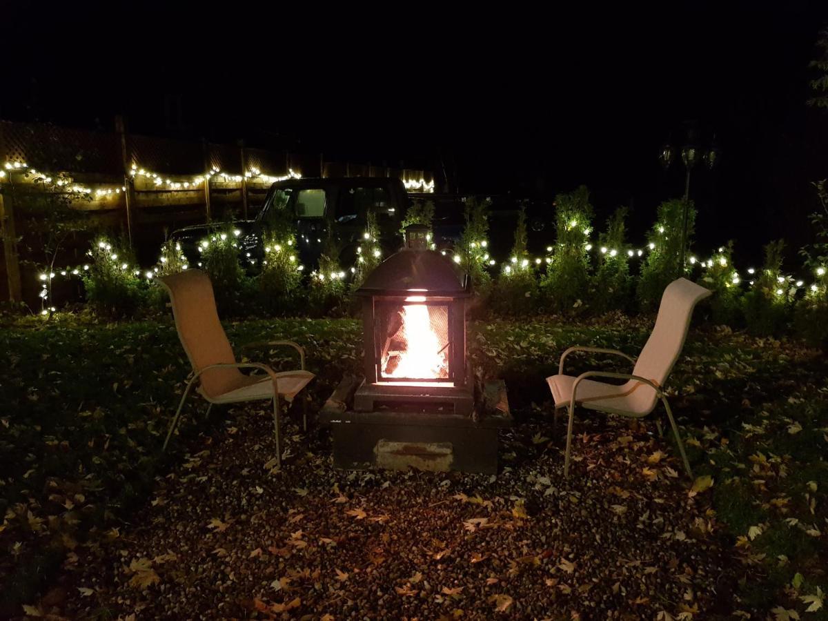 Kokomo Inn Bed And Breakfast Ottawa-Gatineau'S Only Tropical Riverfront B&B On The National Capital Cycling Pathway Route Verte #1 - For Adults Only - Chambre D'Hotes Tropical Aux Berges Des Outaouais Bnb #17542O Εξωτερικό φωτογραφία