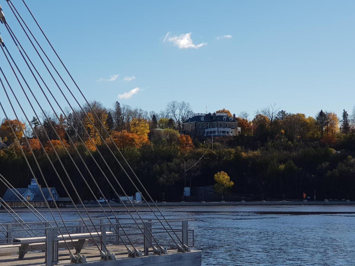 Kokomo Inn Bed And Breakfast Ottawa-Gatineau'S Only Tropical Riverfront B&B On The National Capital Cycling Pathway Route Verte #1 - For Adults Only - Chambre D'Hotes Tropical Aux Berges Des Outaouais Bnb #17542O Εξωτερικό φωτογραφία