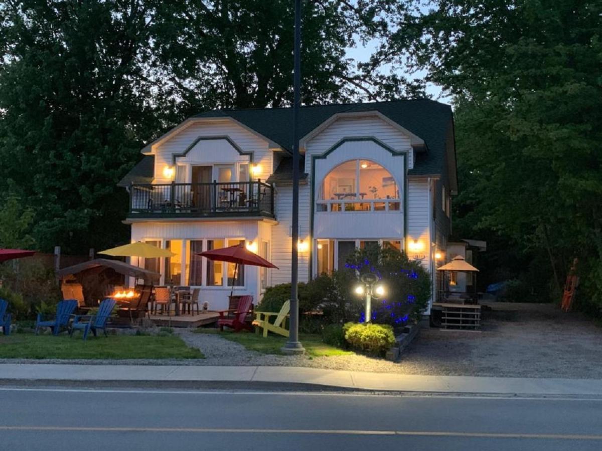 Kokomo Inn Bed And Breakfast Ottawa-Gatineau'S Only Tropical Riverfront B&B On The National Capital Cycling Pathway Route Verte #1 - For Adults Only - Chambre D'Hotes Tropical Aux Berges Des Outaouais Bnb #17542O Εξωτερικό φωτογραφία