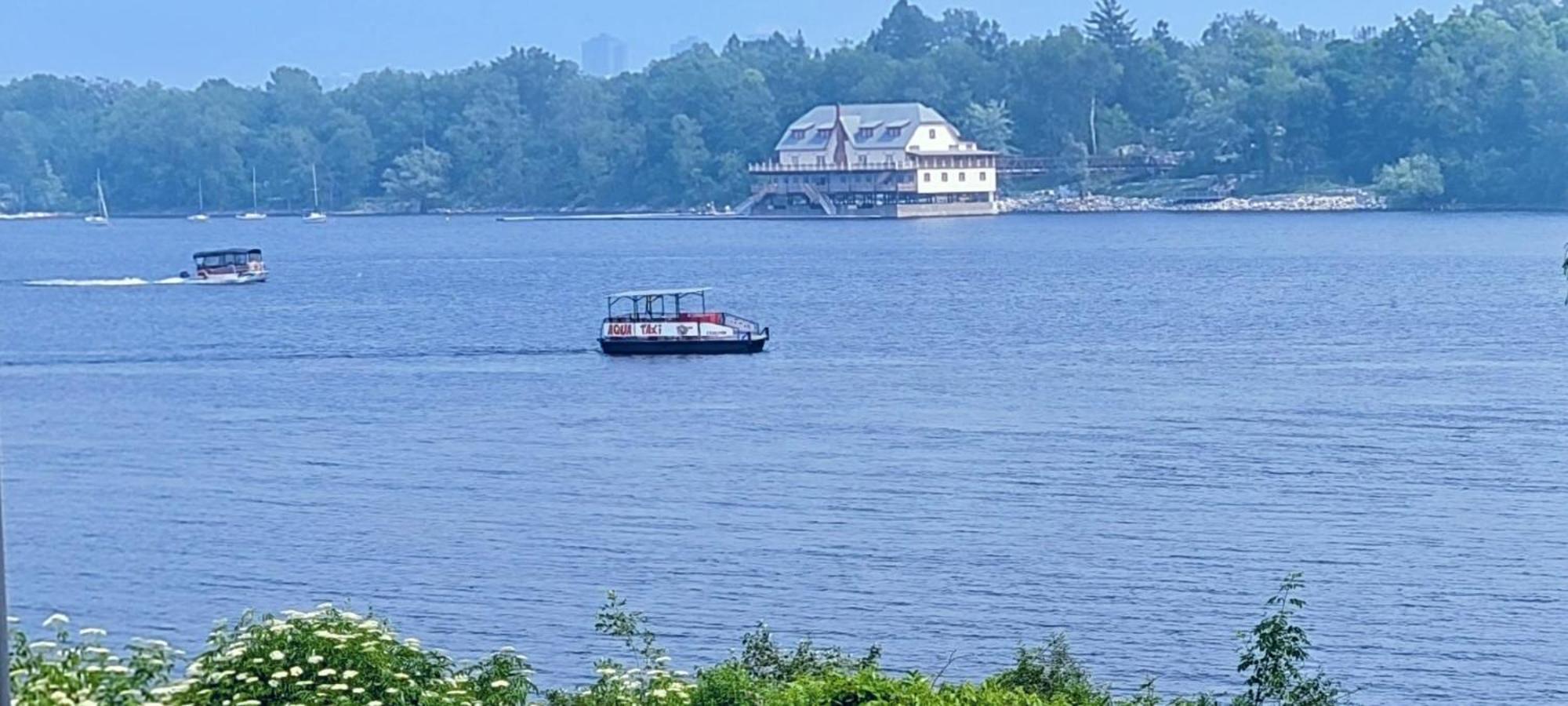 Kokomo Inn Bed And Breakfast Ottawa-Gatineau'S Only Tropical Riverfront B&B On The National Capital Cycling Pathway Route Verte #1 - For Adults Only - Chambre D'Hotes Tropical Aux Berges Des Outaouais Bnb #17542O Εξωτερικό φωτογραφία