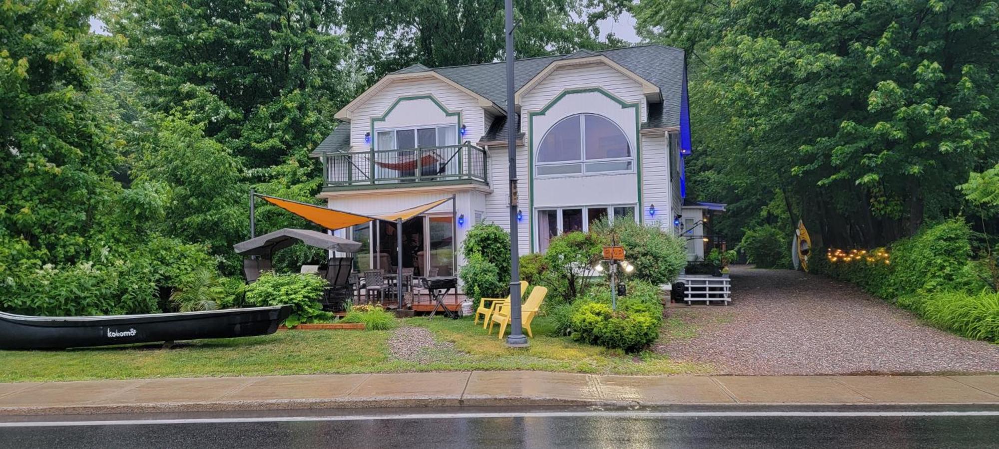 Kokomo Inn Bed And Breakfast Ottawa-Gatineau'S Only Tropical Riverfront B&B On The National Capital Cycling Pathway Route Verte #1 - For Adults Only - Chambre D'Hotes Tropical Aux Berges Des Outaouais Bnb #17542O Εξωτερικό φωτογραφία