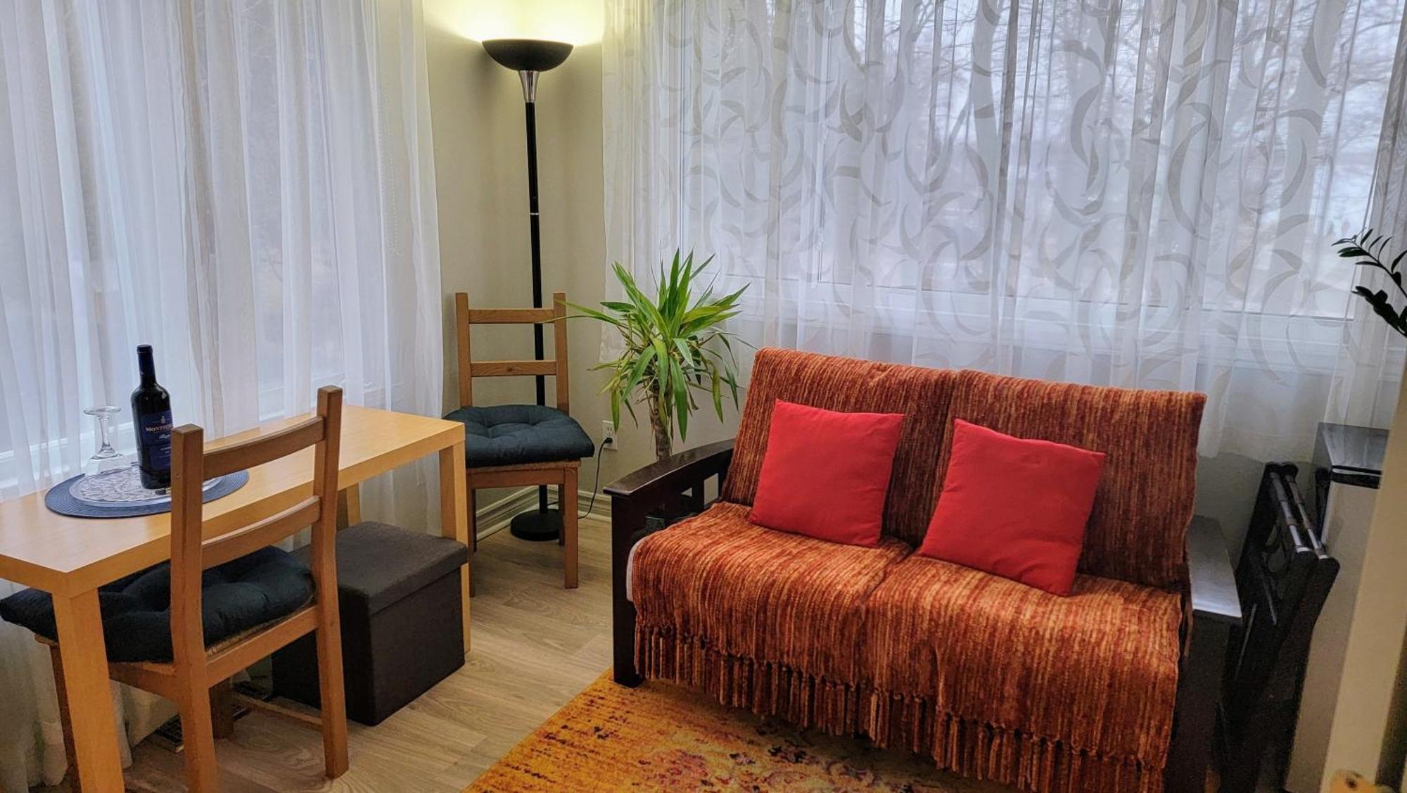 Kokomo Inn Bed And Breakfast Ottawa-Gatineau'S Only Tropical Riverfront B&B On The National Capital Cycling Pathway Route Verte #1 - For Adults Only - Chambre D'Hotes Tropical Aux Berges Des Outaouais Bnb #17542O Δωμάτιο φωτογραφία