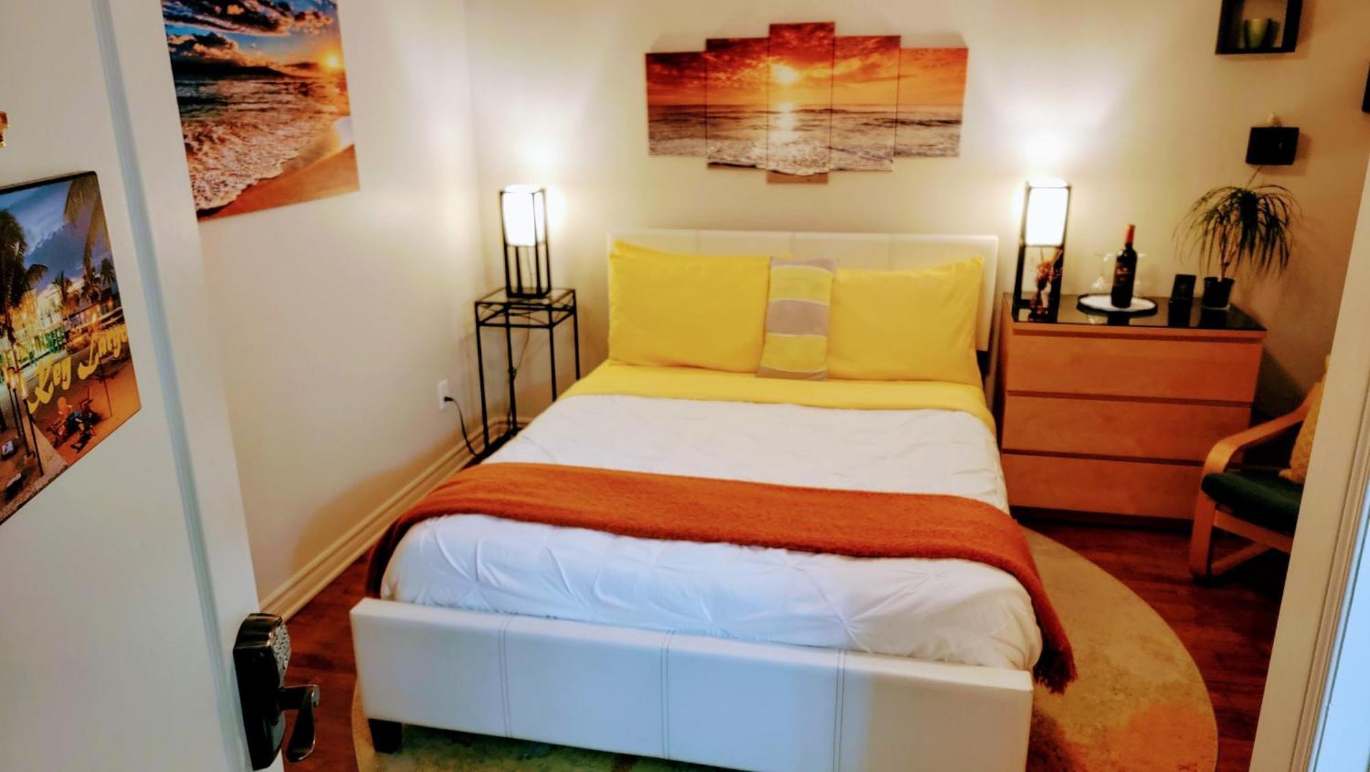 Kokomo Inn Bed And Breakfast Ottawa-Gatineau'S Only Tropical Riverfront B&B On The National Capital Cycling Pathway Route Verte #1 - For Adults Only - Chambre D'Hotes Tropical Aux Berges Des Outaouais Bnb #17542O Δωμάτιο φωτογραφία