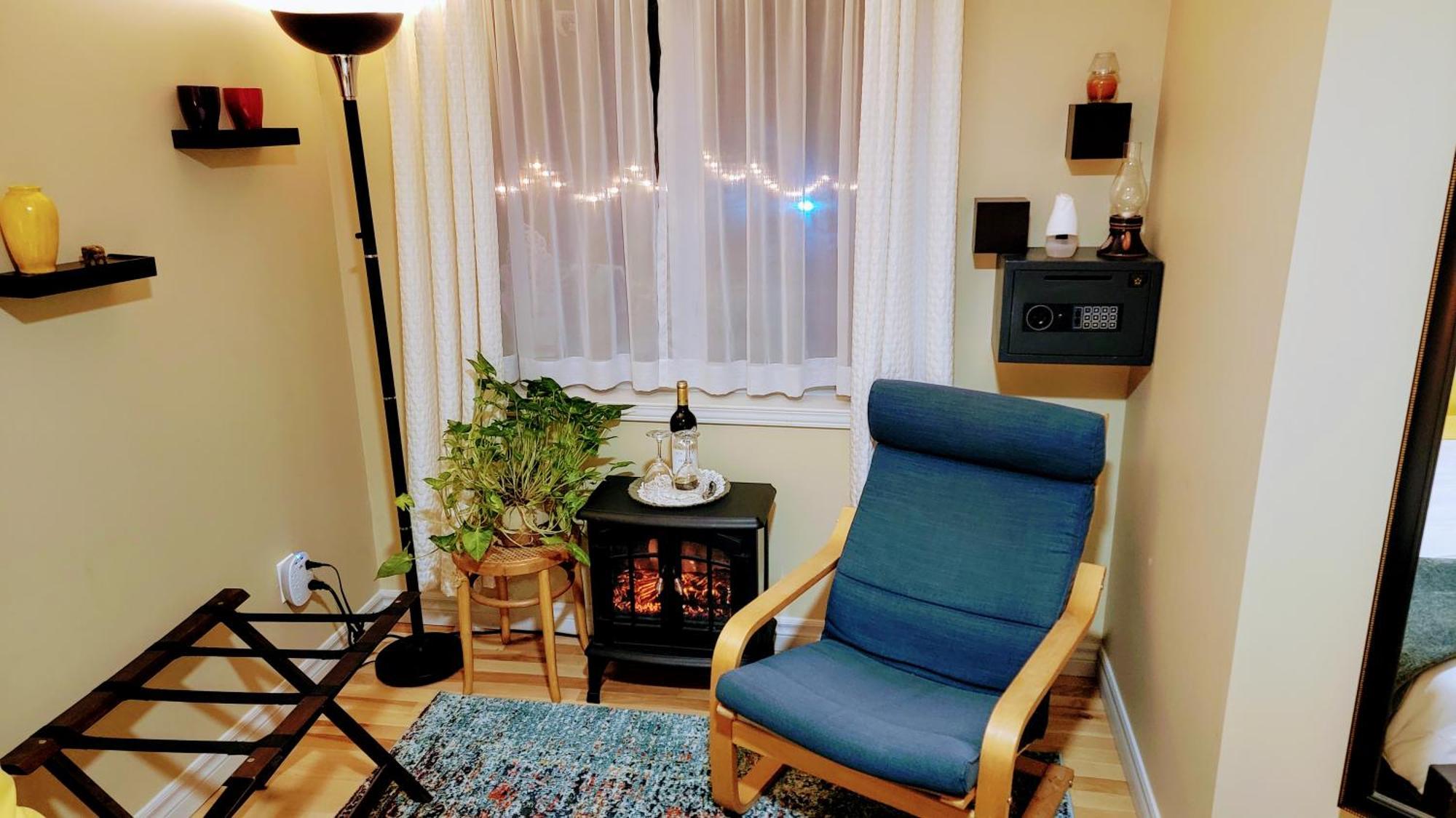 Kokomo Inn Bed And Breakfast Ottawa-Gatineau'S Only Tropical Riverfront B&B On The National Capital Cycling Pathway Route Verte #1 - For Adults Only - Chambre D'Hotes Tropical Aux Berges Des Outaouais Bnb #17542O Δωμάτιο φωτογραφία